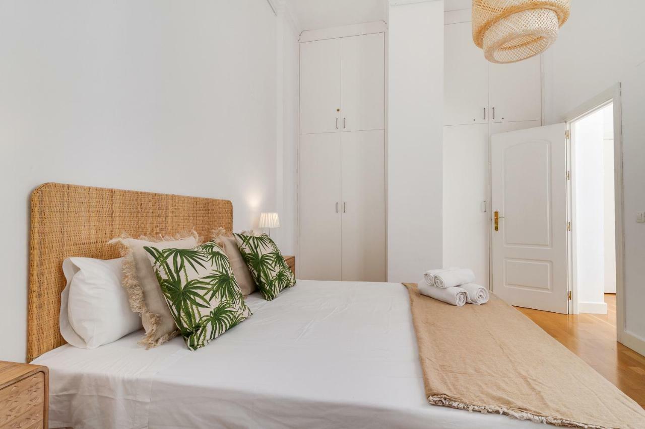 Del Parque Flats Letran Apartment Malaga Bagian luar foto